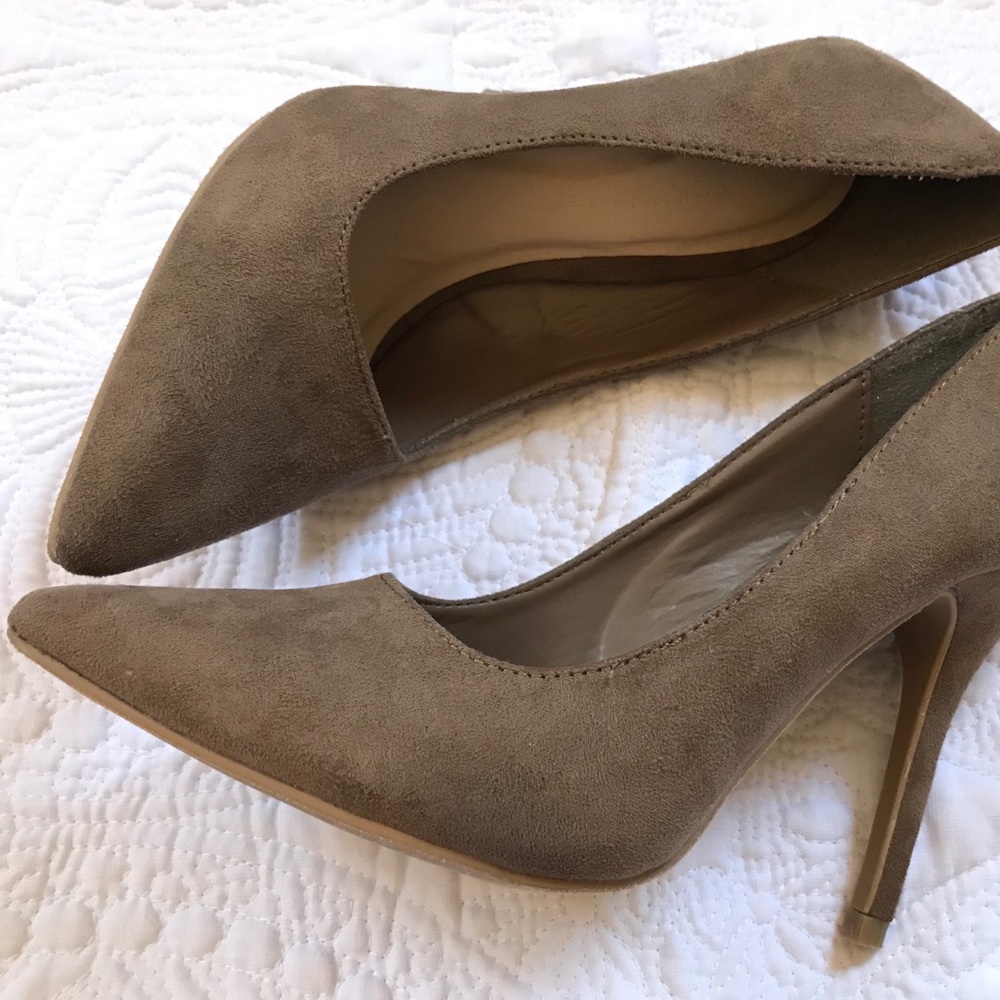 Beige heels